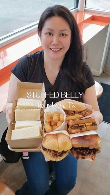 📍 Stuffed Belly | @stuffedbellyco

How do you like to stuff your belly? I like to fill it with STUFFED BELLY's sandwiches 🥪 and burgers 🍔! @stuffedbellyco is a drive-thru American sandwich shop by @masterchefonfox winner Christine Ha @theblindcook