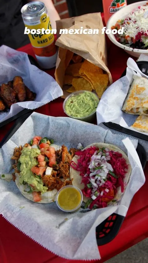 such a great cheap option if you’re craving mexican!

you can customize the protein and all the toppings in your tacos, bowls, quesadillas or anything else you get, which I love. 

we liked the carnitas taco with guac added to it, and we did a bowl w