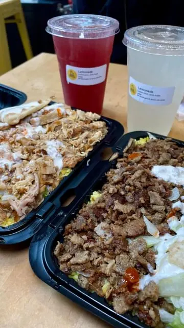 Loaded protein bowls for only $10.49! @cnrguys elevates the traditional chicken and rice bowls with their creamy garlic sauce as well as their extra hot sauce 🥵

If you’re looking for a simple and affordable comfort meal, this is your spot! 

🍽️: c