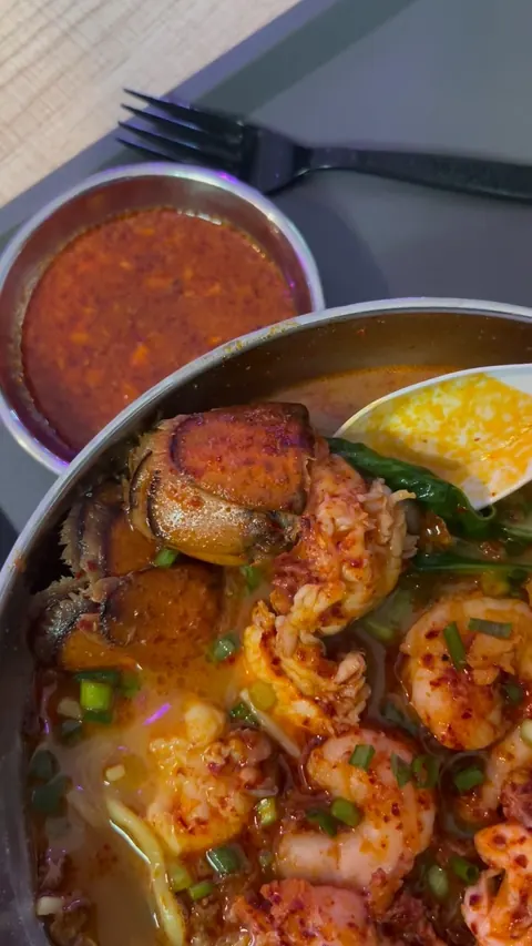 Y’ALL PLEASE believe me when I say this was absolutely the BEST Ramen I’ve ever had! Everything was AMAZING, great portions and BOMB flavor! Easily one of my new fav spots in Dallas!

Thank you @kpopramen_shop for having me! I’ll definitely be back S