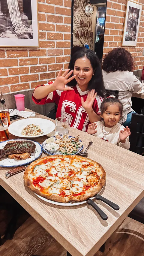 🍝✨ A Taste of Italy at Cafe Roma, Toronto 🇮🇹❤️

If you’re looking for an authentic Italian dining experience in Toronto, @cafe_roma_toronto is a must-visit! 🍷🍽️ From the moment you walk in, the warm, inviting atmosphere transports you straight t