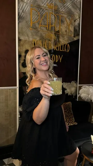 Did you know you could experience a 60-minute 12-course Omakase at Sushi by Boù for only $50 per person?! 

All you have to do is DM @sushibybou_ with “VIP” and they will get you in! 🙌🏻 talk about a win 🏆🍣🥢

It’s a fun experience and I highly re