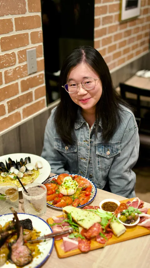 Authentic Italian Cuisine @cafe_roma_toronto 🍝

With everything made fresh in house daily, this small and cozy Italian restaurant crafts nearly everything from scratch. It’s quality you can taste! I felt like I was transported back to Italy with how