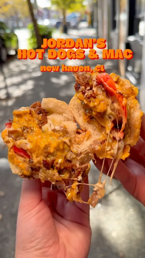 what’s better than @hotdogsandmac?? 

This spot in New Haven is serving the best burgers, fries, wings, and of course hot dogs and mac & cheese. Seriously one of the best hot dogs you’ll have. I’m also totally obsessed with their homemade banana pudd