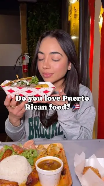 🇵🇷 The Jibarito Stop 
📍1646 W 18th St
  Chicago, IL 60608

this is a must go if you love Puerto Rican food 🍲 

you should definitely get the platter and the jibaritos…

they also have a VEGAN menu, so options for everyone! 
.
.
.
.
.
.
#puertoric