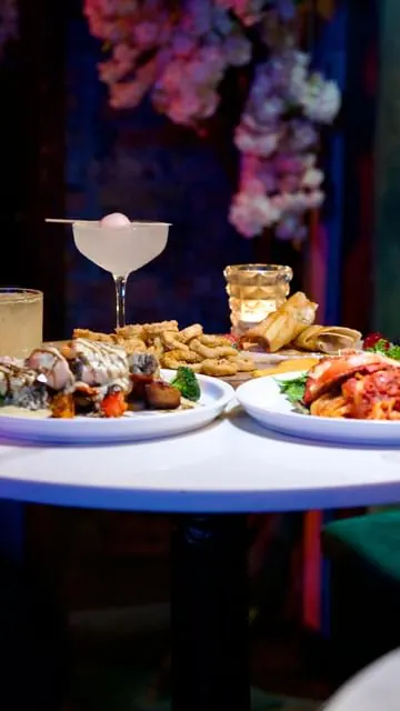 Live Music + Cocktails @eighteen30toronto 🍸

Vibe with cocktails and live music @eighteen30toronto 🍹 Relax with beautiful patio views of the CN Tower on a historic street with homes from 1830’s. I personally liked their smokehouse bourbon made tabl