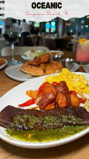 If you’re ever in Pompano looking for a good place to brunch, check out *Brunch Unplugged” at @oceanicpompano 🎤🥞🧇🥓

✨Located right on the #pompanobeachpier which makes it a perfect for Sunday Funday plan. After eating you can walk down to the pie