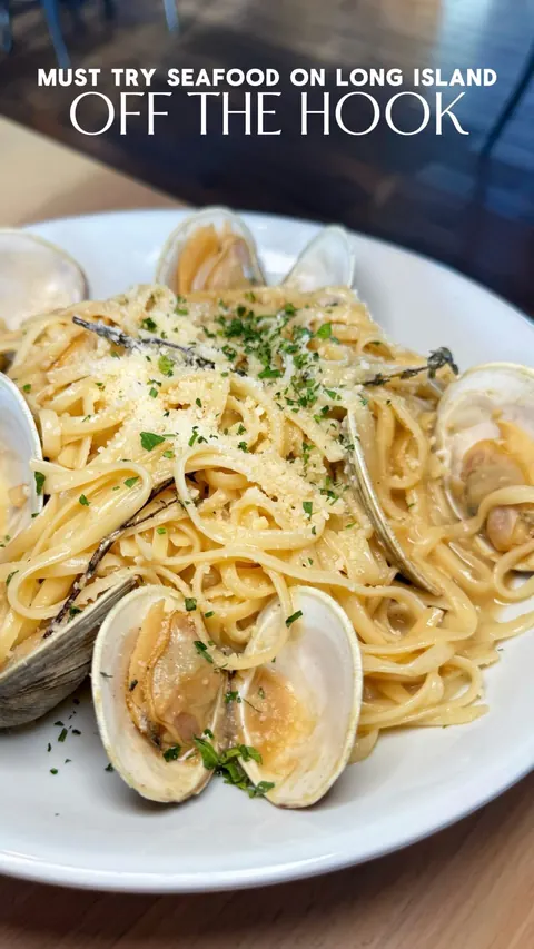 Must try seafood spot on Long Island: @offthehookfreeportny 🦞🍝

As if the Nautical Mile wasn’t nice enough already, it’s even better to me now that I know @offthehookfreeportny is there right on the water!! From the food to drinks to decor to playl
