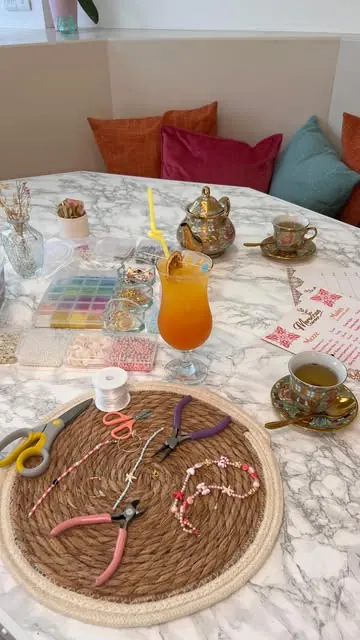 NEW CAFE - jewellery making, flower arranging & sip&paint 🫶🏼

@moroccancornercoffee is a beautiful new cafe serving up more than just coffee. From mocktails to pastilla, you’ll find something you love.

Not only do they serve food, this is a great 