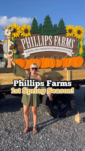 🌸Did you know @phillipsfarmsofcary is now open on Saturdays for their very first Spring season?!

🚜It’s the perfect time to come enjoy your favorite activities on the farm, grab a @localdonutsnc or brisket burger from @dampfgoodbbq , and enjoy a ri