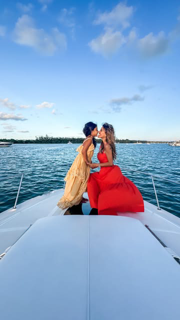 #getyourguidepartner If you are in Miami, Florida, you need to try this private yatch cruise with champagne. I found this experience on @GetYourGuide andI surprised the family with this cruise and they loved the whole experience. The cruise is only 2