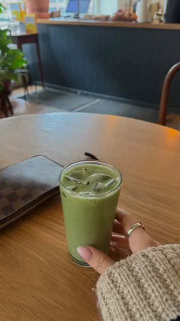 5 surprising gut healthy foods you didn’t know about but don’t worry I’m your gut health dietitian here to help 💞

looking to continuously work on boosting your gut health & longevity? Try incorporating these 5 foods into your daily routine ⬇️

1️⃣ 