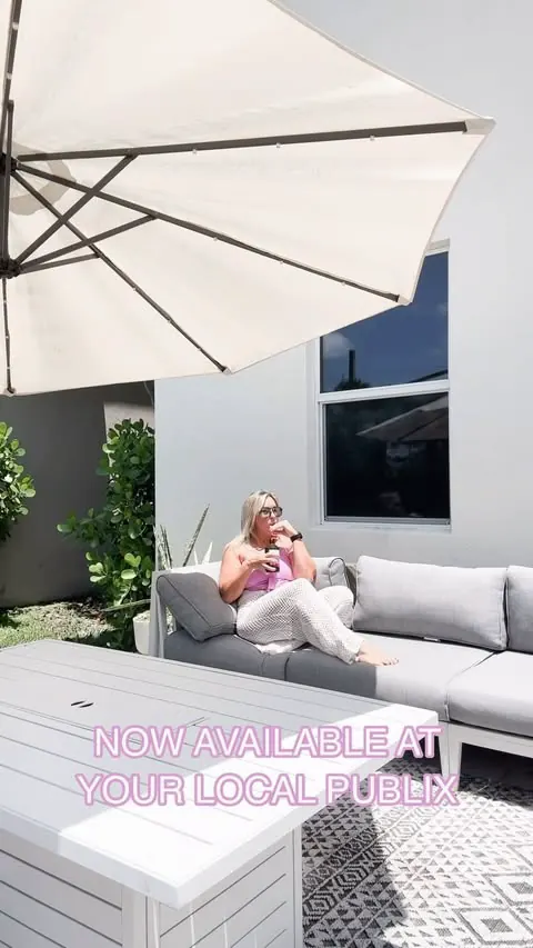 🩷 Guava Dragonfruit will be my go to all Summer long! ☀️ Health-Ade Kombucha tastes great + is good for your gut! Now available at Publix! #healthadekombucha @healthade