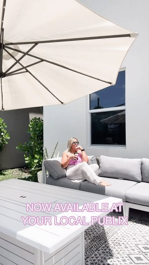 🩷 Guava Dragonfruit will be my go to all Summer long! ☀️ Health-Ade Kombucha tastes great + is good for your gut! Now available at Publix! #healthadekombucha @healthade