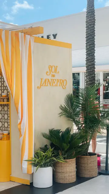 secured the bag at the SOL de Janeiro pop up😌✨🌞

follow @_christi99 for more.

#preppystyle #sephoracollection #girlhood #makeuplovers #grwmreel #grwmmakeup #preppygirl #beautylovers
