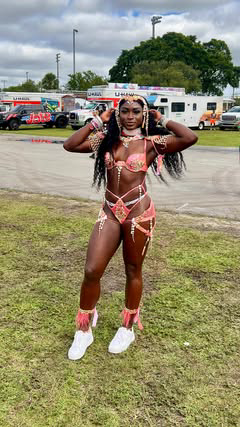 Bend fi di camera 📸 #MiamiCarnival2024
•
•
•
•
•
•
•
#Miami2024
#Wanderlust
#RamajayMas
#Carnival2024
#MiamiCarnival
#MiaBroCarnival
#MiamiBrowardCarnival
