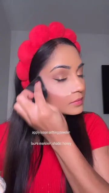 I get a lot of questions about my makeup base routine so here it is 🙂 💋✨ I apply skincare and a primer before I start. 

@hudabeauty 
@patmcgrathreal 
@hourglasscosmetics 
@thebkbeauty 
@realtechniques 
@toofaced 
@lauramercier 

#hudabeauty #makeu