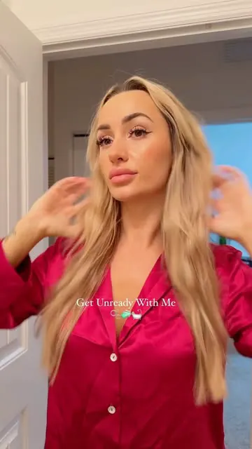 get unready with me 🫧🧼🛀🏼

@etam silk pajama
@josiemaran pineapple enzyme cleanser
@drdennisgross led mask
@yonkausa invigorating mist
@puredailycare high frequency wand
@pixibeauty nutrifeye patches
@patchology rose sheet mask
@oseamalibu collage