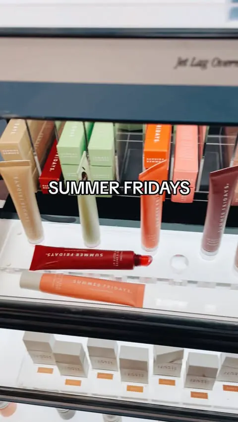 which would you choose?👀✨

if you want to see me be apart of the ✨Sephora squad✨ drop a testimonial! 🔗 in bi0 for my testimonials page💓

follow @_christi99 for more.

#preppystyle #sephoracollection #girlhood #makeuplovers #lipglossaddict #lipglos