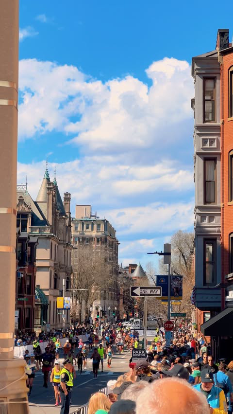 Favorite moments from #bostonmarathon2024 💙💛- today and everyday should be a celebration and a reminder that you CAN do anything you put your mind to! #bostonstrong #bostonliving #bostonmarathon