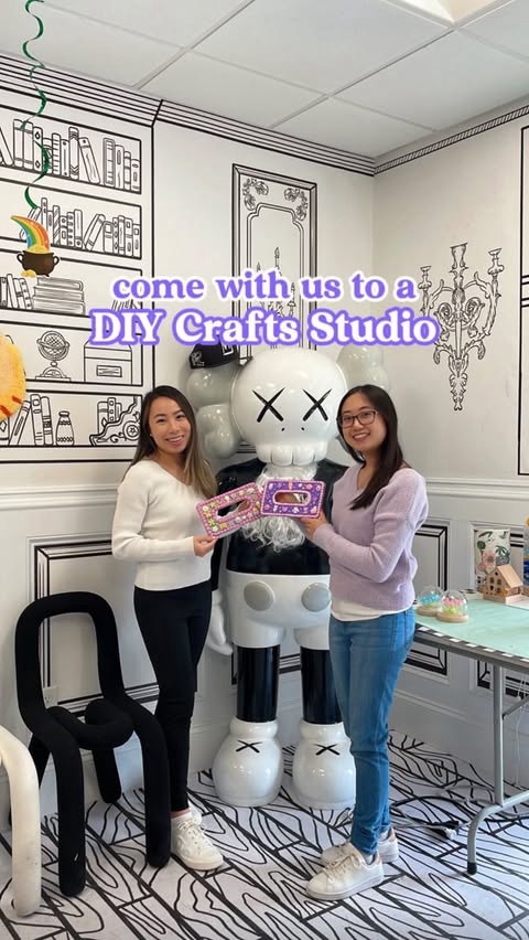 📌🎨✨If you’re looking for a date idea, solo activity, or somewhere to take the kids, check out 📍Crafts Zone, Brookline, MA!

✨There are 20+ DIY projects (starting from $20)
✨🎨DIY projects offered include rug tufting, fluid art, dried flower frame 