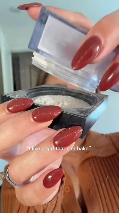 Definitely my favorite part to do on a makeup look 👩‍🍳