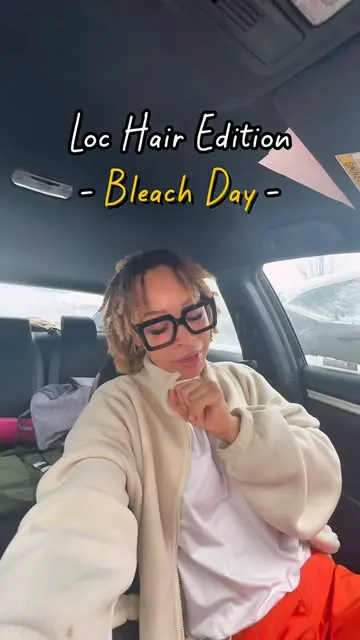 Waited a year to finally color my hair. For the ones that know me, know that blonde is my signature look ✨

Thanks to my Loctician @beautyby_liah 💅🏽

✨Products that were used to achieve the color✨

@moroccanoil - Blonde Voyage Lightener plus toner
