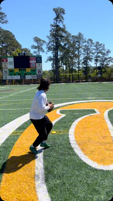 Good luck to @sam_hartman10 in the upcoming NFL draft. Baller!!!

#work #qb #qb1 #quarterback #charleston #sc #nfl #nfldraft2024 #nfldraft #train #qbtraining #quarterbacktraining #wakeforest #explore #explorepage