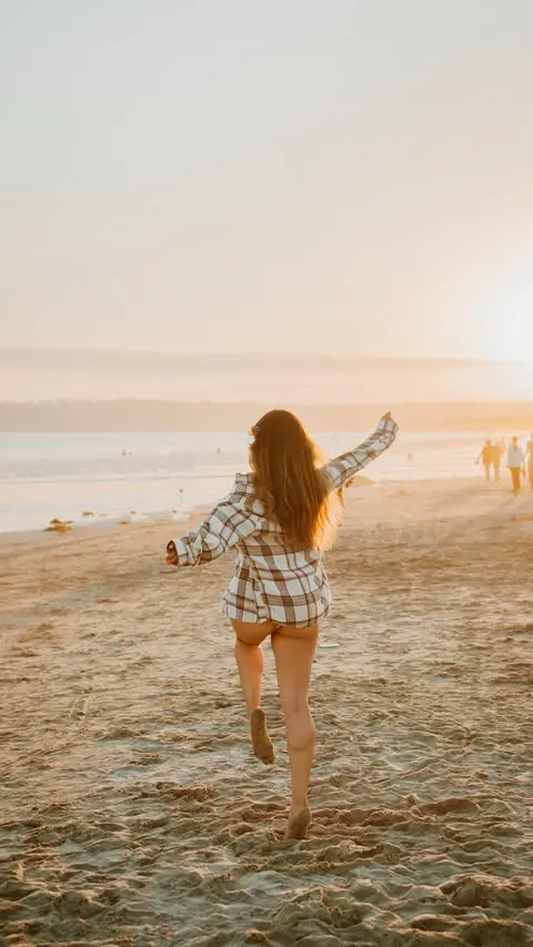 a perfect day in Santa Cruz 🎢🎡🌊
.
Santa Cruz is a vibrant beach town in California with lots of fun things to do and explore! It makes for the perfect day trip or weekend getaway - it’s only 1 hour and 15 minutes from San Francisco 💗
.
Here’s a l