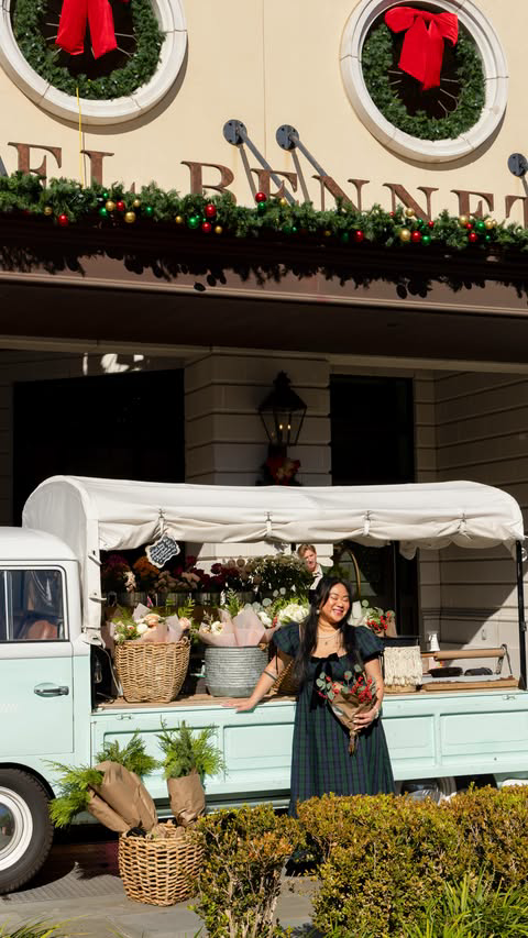 A holiday staycation that truly felt like a Christmas dream ✨🎄 Our family getaway at @hotelbennett was everything cozy, festive, and luxurious all wrapped into one unforgettable stay.

We stayed on the 8th floor in a spacious room with two queen bed