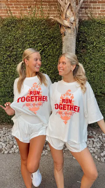 a casual bestie morning marathon!!💗🏃🏼‍♀️🤪 (for some reason this marathon was only 3.1 miles??)

@fpmovement x @girlsinc we love you!!

#charlestonsc #fpmovement #charlestonfitness #marathontraining #girlswhorun #charlestonlife