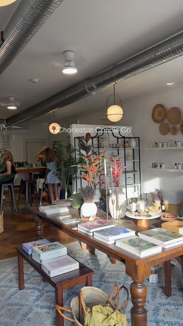 @charlestoncandleco I had a blast!!!! (I’m burning my candle as a type this out) 🥰
•
•
•
•
•
#charleston #chs #candle #candleclass #charlestonsc #thingstodo #thingstodochs #candlemaking #datenight #ootd #bachloretteparty