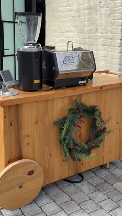 My number one question about this Litter-Robot: “is it really worth it?” And my answer is YES 100% of the time. Truly life changing if you are a cat parent. Plus @thelitterrobot is having their biggest sale of the year right now!! So if you’ve been t