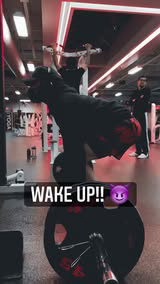 The wake up call you didn’t know you needed! 😉

Just because it‘s the holidays doesn’t mean we slow down. 

Have a great weekend! 😋