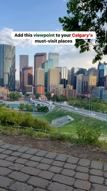 Add this viewpoint to your Calgary’s Must-visit places!

📌 Located on the south side of the Bow River, on top of a small hill, Mount Pleasant viewpoint offers a beautiful view of downtown Calgary.

📌 This scenic viewpoint is ideal for dog owners as