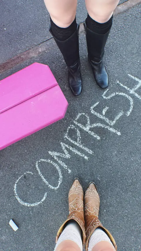 Compression socks…but make them part of the outfit☑️
We’re not hiding support anymore, we’re styling it. 

At Compresh, we’re turning compression socks into the accessory you never knew you needed🧦

Follow @compreshshop for more fashion-forward drop