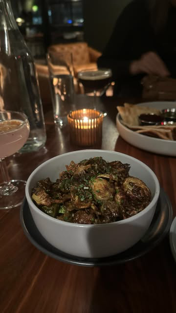 Girl dinners are the best nights out. 
📍 @thejuntohotel 

#explorecolumbus #experiencecolumbus #asseenincbus