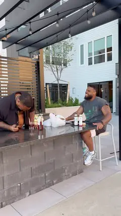 Day in the life.. 

Getting back on the court I missed it, basketball really therapeutic for me. Also I probably go to the watermelon man 3-4 times a week 😂 
Oh and I’m not doing self car wash again it took way too long 😭

Car wash or self wash?