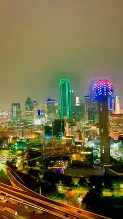 SEE THE DALLAS CHRISTMAS LIGHTS FROM A HELICOPTER THIS YEAR🎄✨🚁

@longhornhelicopters is doing special Christmas light tours over Dallas to experience the lights from above!

🚁 Explore miles of wonderful lights, decorations, massive Christmas trees
