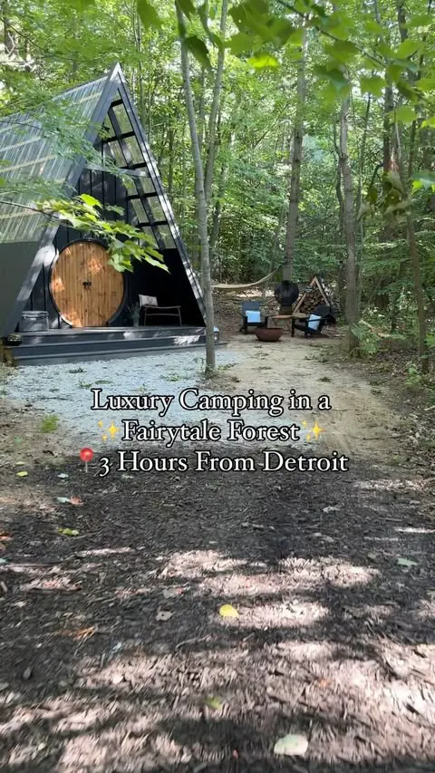 [Hosted] Step into a ✨fairytale forest✨ @the.woods.camping 📍Fennville, MI 🧚🏼‍♀️🏕️
.
45 Acres 🌳 15 ADULTS ONLY Unique Cabins 🏕️
.
The bathhouse 🛁  is absolutely amazing and stocked with towels, makeup wipes, shampoo, conditioner, body wash…
.
J