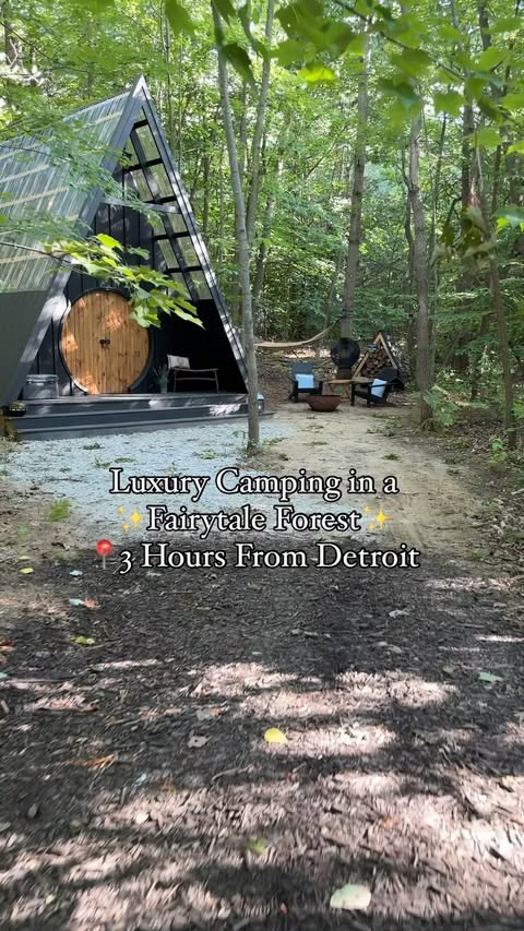[Hosted] Step into a ✨fairytale forest✨ @the.woods.camping 📍Fennville, MI 🧚🏼‍♀️🏕️
.
45 Acres 🌳 15 ADULTS ONLY Unique Cabins 🏕️
.
The bathhouse 🛁  is absolutely amazing and stocked with towels, makeup wipes, shampoo, conditioner, body wash…
.
J
