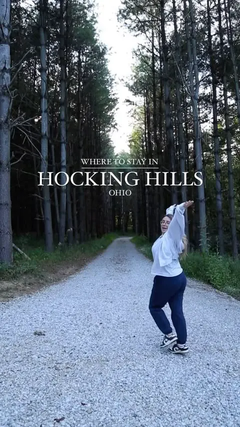 Little getaway in the woods with @ecoluxevacations @twelve34house 🌲🪵 in one of my favorite places in the Midwest: Hocking Hills 

#hockinghills #hockinghillsstatepark #hockinghillsohio #hockinghillscabins #midwestmoment #midwestblogger #midwestlivi