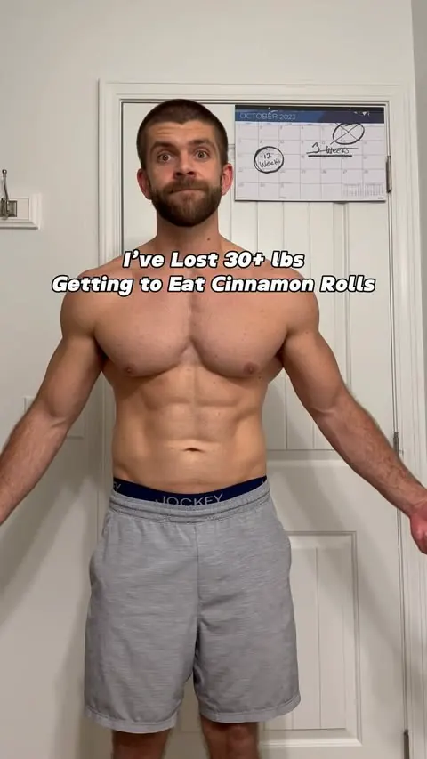 The only way I’ve been able to stick to a diet is getting to create (and eat lol) “unhealthy foods” in a macro friendly way!

Dough:
1- bring 1/2 cup of milk to boiling point and immediately remove from heat.
2- add 1/4 cup of butter and 1/4 cup swer