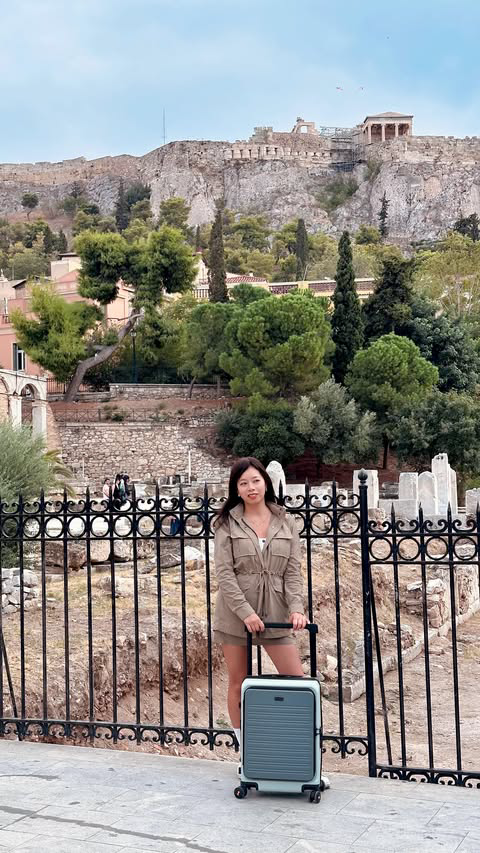 No matter where you go, @LEVEL8_Official’s minimalist yet rugged Adventurer rolls along smoothly with you. (ad)

Travel isn’t straightforward. You’ll have to barrel across rocky terrain and uneven floors with obstacles thwarting your every move. Be u