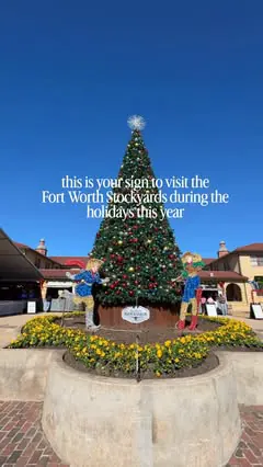STOCKYARDS RODEO RINK IS NOW OPEN!⛸️❄️🤠🎄

It’s officially Christmas time at the @fortworthstockyards! 🐂 love a good trip to Fort Worth no matter what time of the year but seeing it decked out for the holidays may be my favorite season yet!🎄🥹 Gra