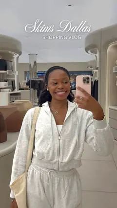Dallas, we finally have a SKIMS🩶🤠

now why didn’t yall tell me that @skims was this good, I fell in love with everything that I touched 😮‍💨🤏🏿

Pieces Shown
- oversized double waistband pants (xs)
- cotton fleece class zip up hoodie (xs)
- unlin