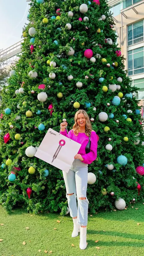 Giveaway closed! Winner @amy.kay 🥰 $1,000 SHOPPING SPREE GIVEAWAY AT @SHOPSATPARKLANE 🛍️🩷🎄

IYKYK.. @ShopsatParkLane is THE spot to get ALLL your shopping done in Dallas and I’m quite literally ALWAYS here. (Can you blame me though?!) 🤪 It has a