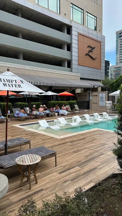 A self-care summer with poolside pilates hosted by @clubpilates & pool day at @zazamemorialcity ☀️👙🌊🏊🏼‍♀️. 

#pilates #hotelzaza #summer #memorialcity #houston #houstontx #poolday #summertime #summeractivities