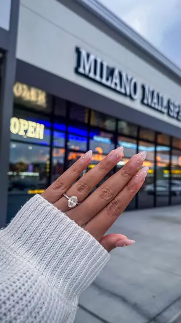 Houston’s Luxury Nail Spa 💅🏽✨ @milanonailspagrant 

I absolutely LOVE getting my mani-pedis at this spot. Firstly, my nails design is exactly as pictured AND it lasts 4 weeks with NO lifting/chipping. (This video was taken 29 days ago and I still h
