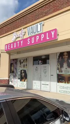 You’re not sad you just need your hair done🤏🏾 facts😅

Thanks to @thebeautyvaulthtx for my amazing hair and hair care products 🥰🤗 I am so in love with my hair 💅🏾

Hair stylist: @lovelylanisehair 

#hairday #haircare #houstonhair #beautysupply